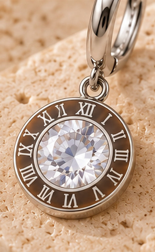 Detalle del medallón plata